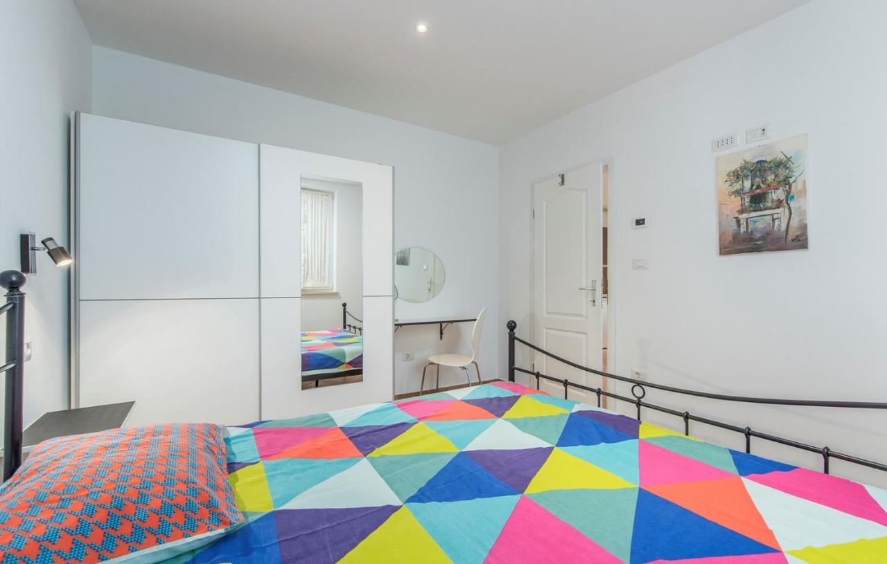 Apartment Complex Iris ポレッチ エクステリア 写真